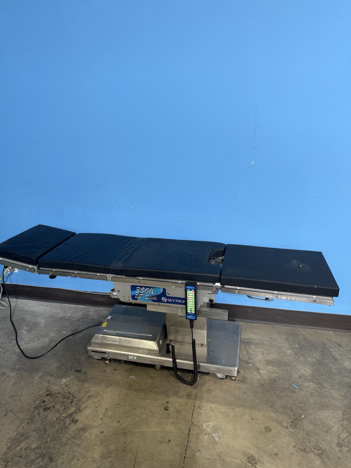 Skytron 3501C Surgical Table With Remote