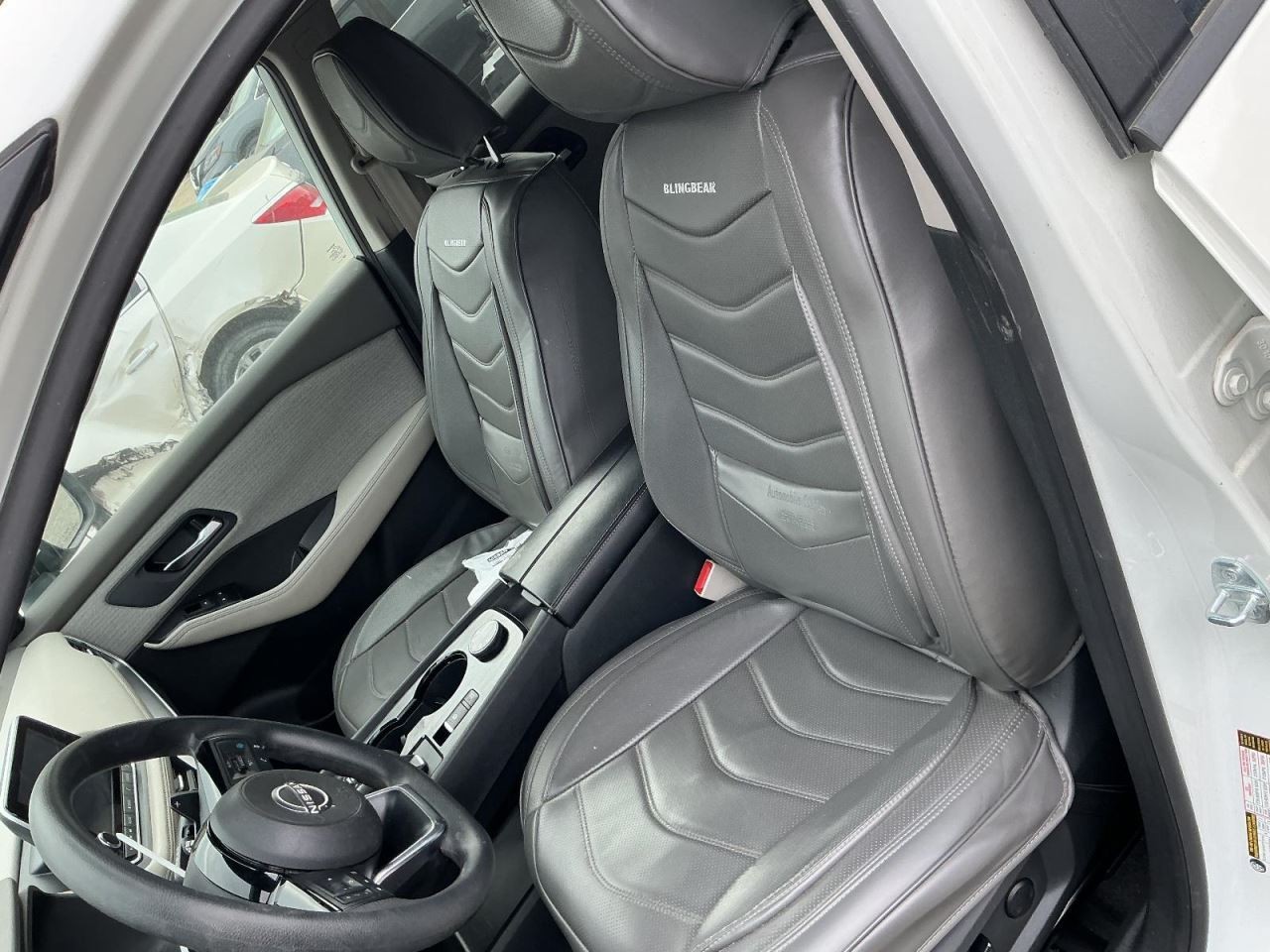 ROGUE 2023 Glove Box 5004467
