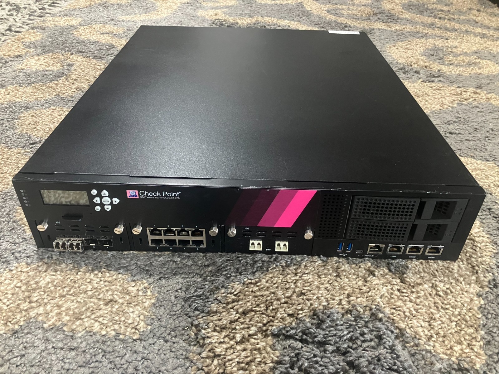 CHECK POINT PH-30 15600 Appliance (2)Xeon SR206 E5-2630V3, 32GB RAM, (2)1TB HDD