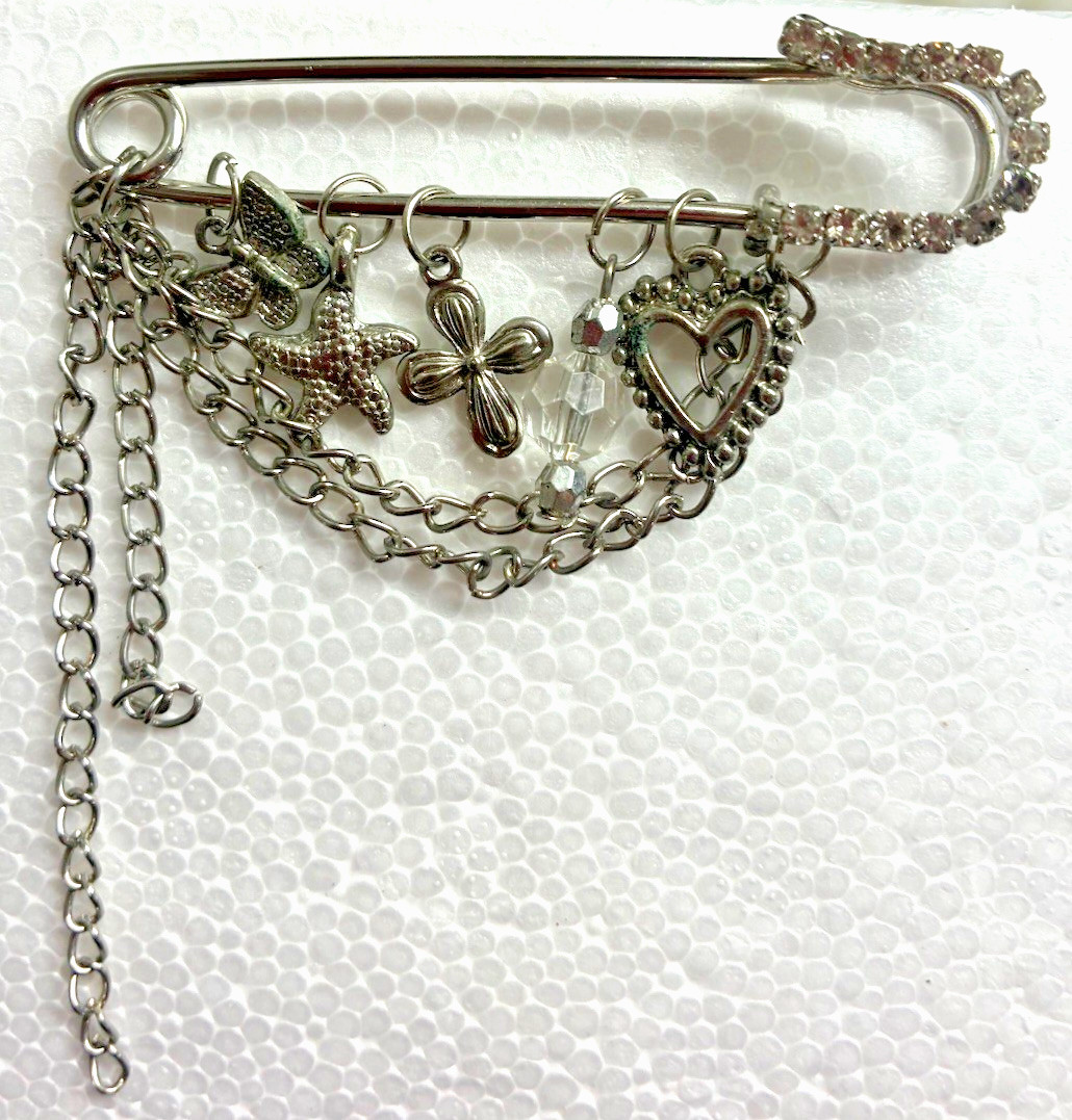 Celtic Kilt Pin Brooch-Loaded w/Charms-Purse, Backpack, Tumbler, Car Keys L4