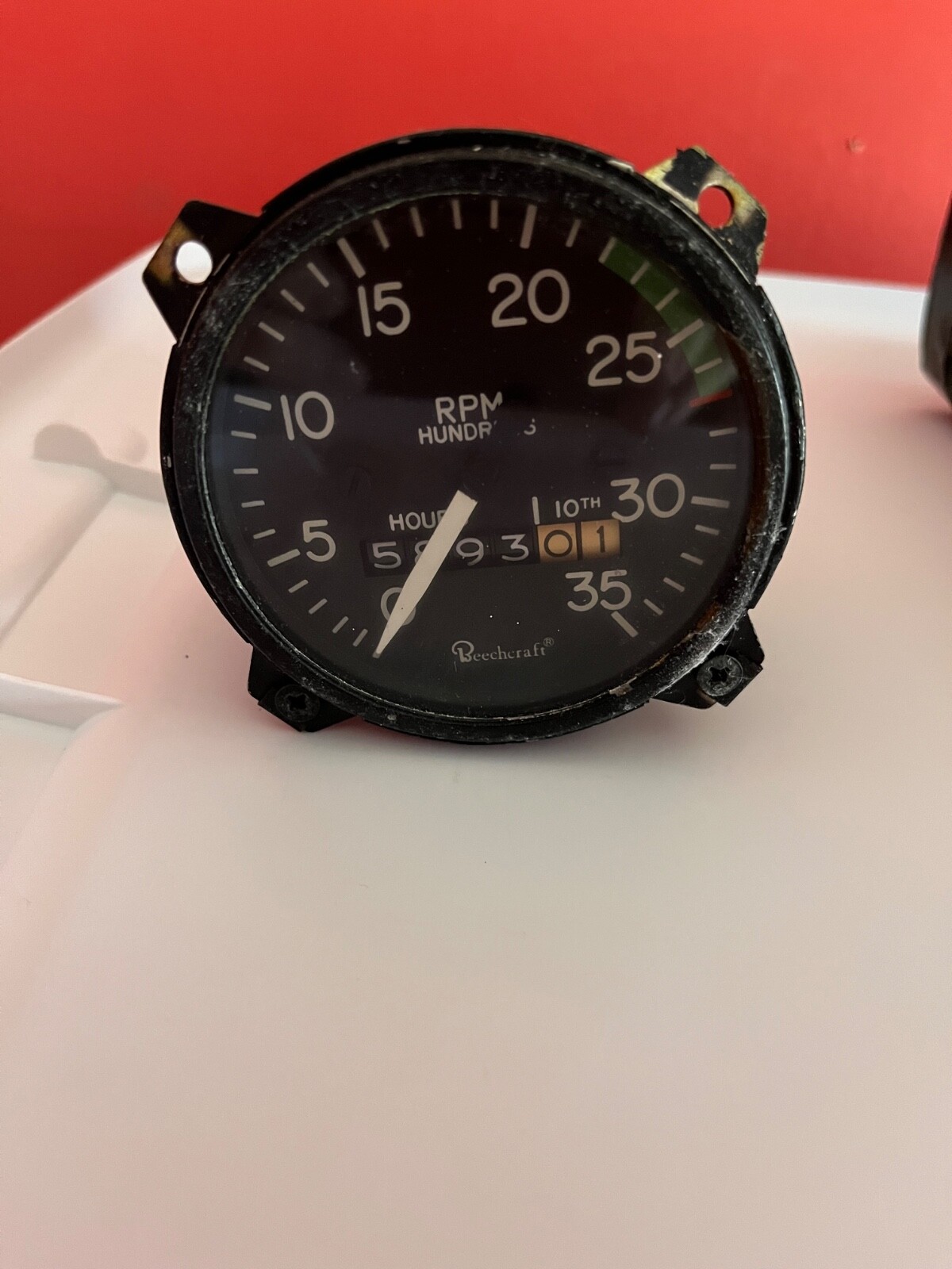 Beechcraft - Tachometer