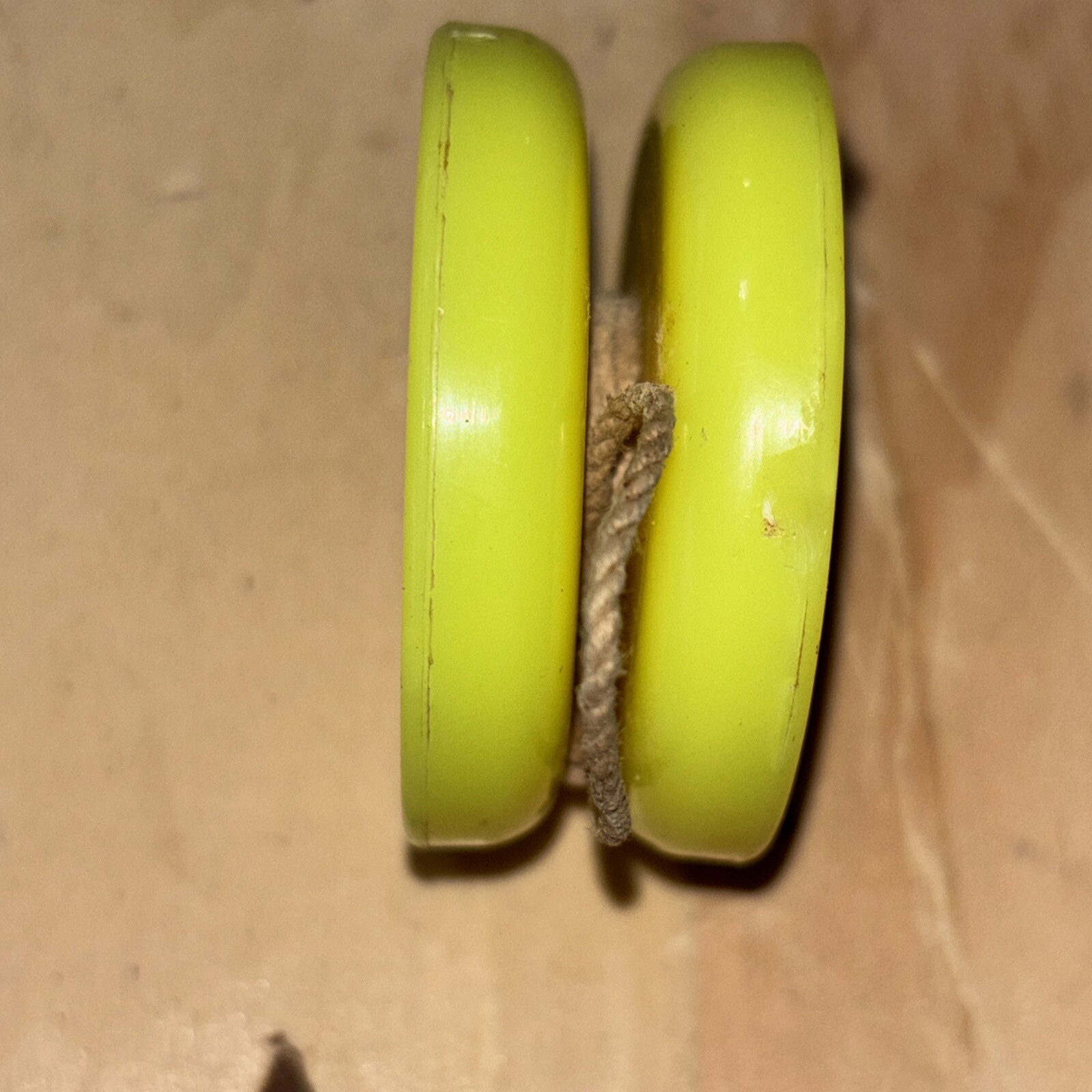 Vintage 1970s Duncan Beginners Yo-Yo Neon Green