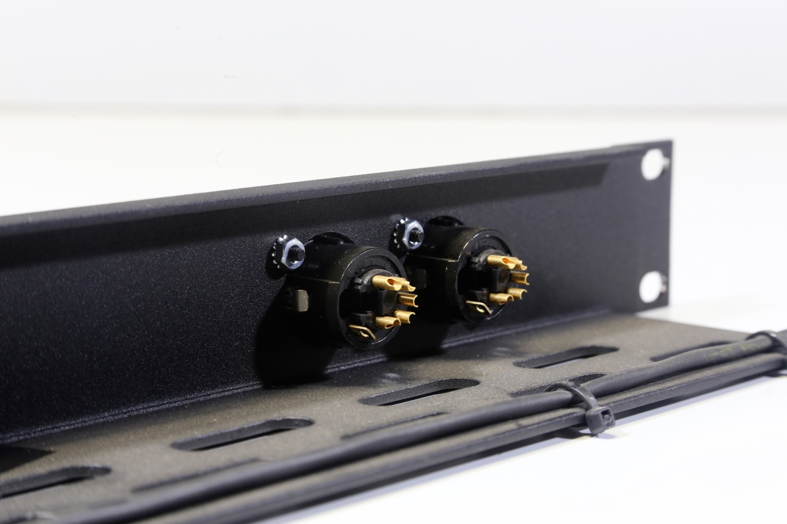 DMX Patch Bay Rack Unit – 2 DMX Inputs + Master DMX In – Stage Lighting