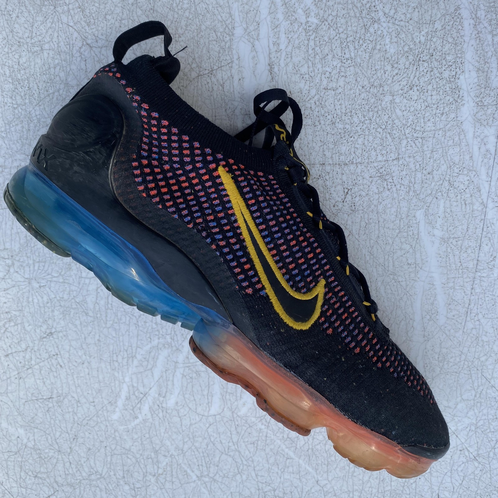 Nike Air VaporMax 2021 Flyknit Shoes Mens 11 Black Yellow Sneakers DV2118-001