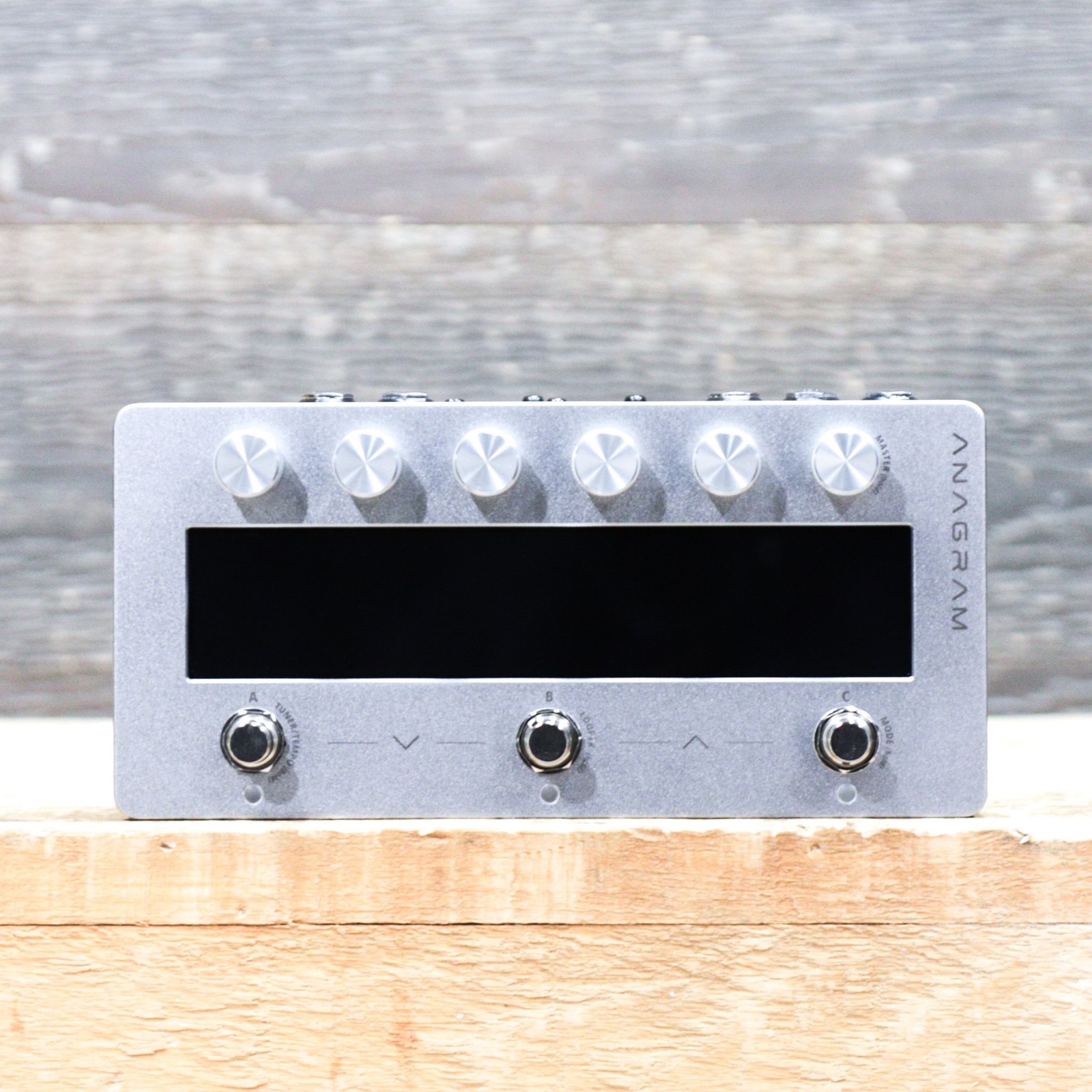 Darkglass Electronics Anagram 6-Core DSP Multi-Effect Platform for Bass Players