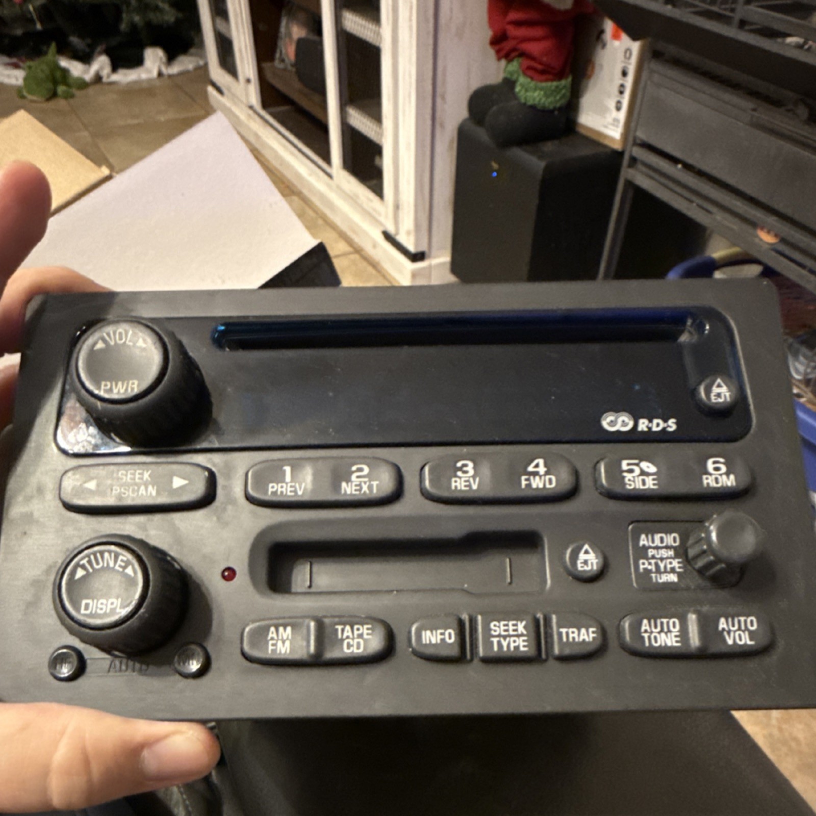 Manufacturer: Delco Electronics (GM’s in-house audio/electronics division)