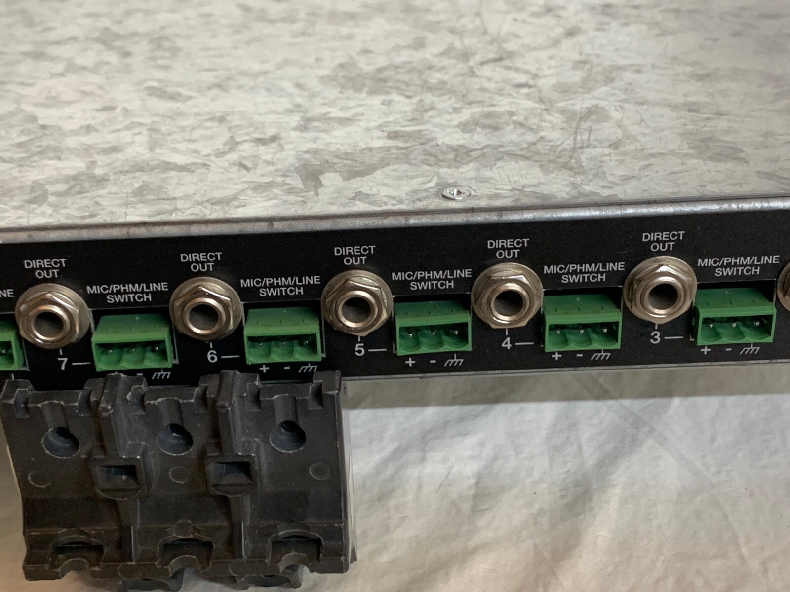 Shure SCM810 8 Channel Automatic Microphone Mixer with INTELLIMIX