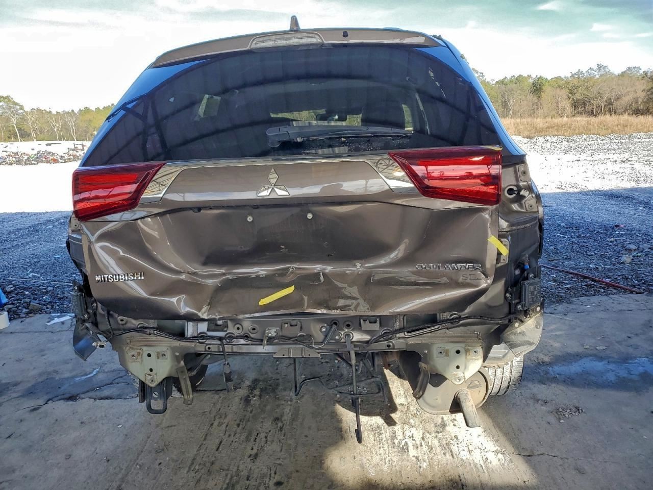 OUTLANDER 2017 Glove Box 4949592