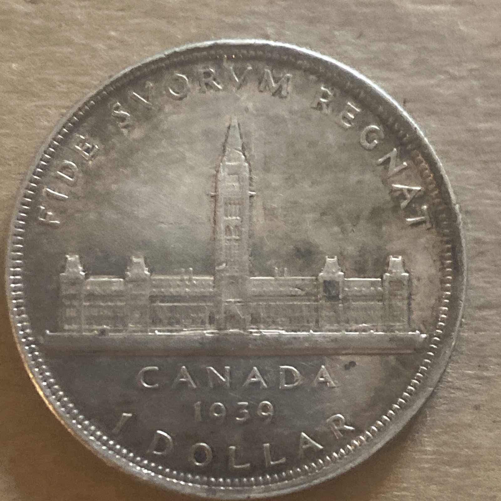 1939 Canada Silver Dollar Canadian Coin - .60 Troy oz Pure silver- 18.66 Grams