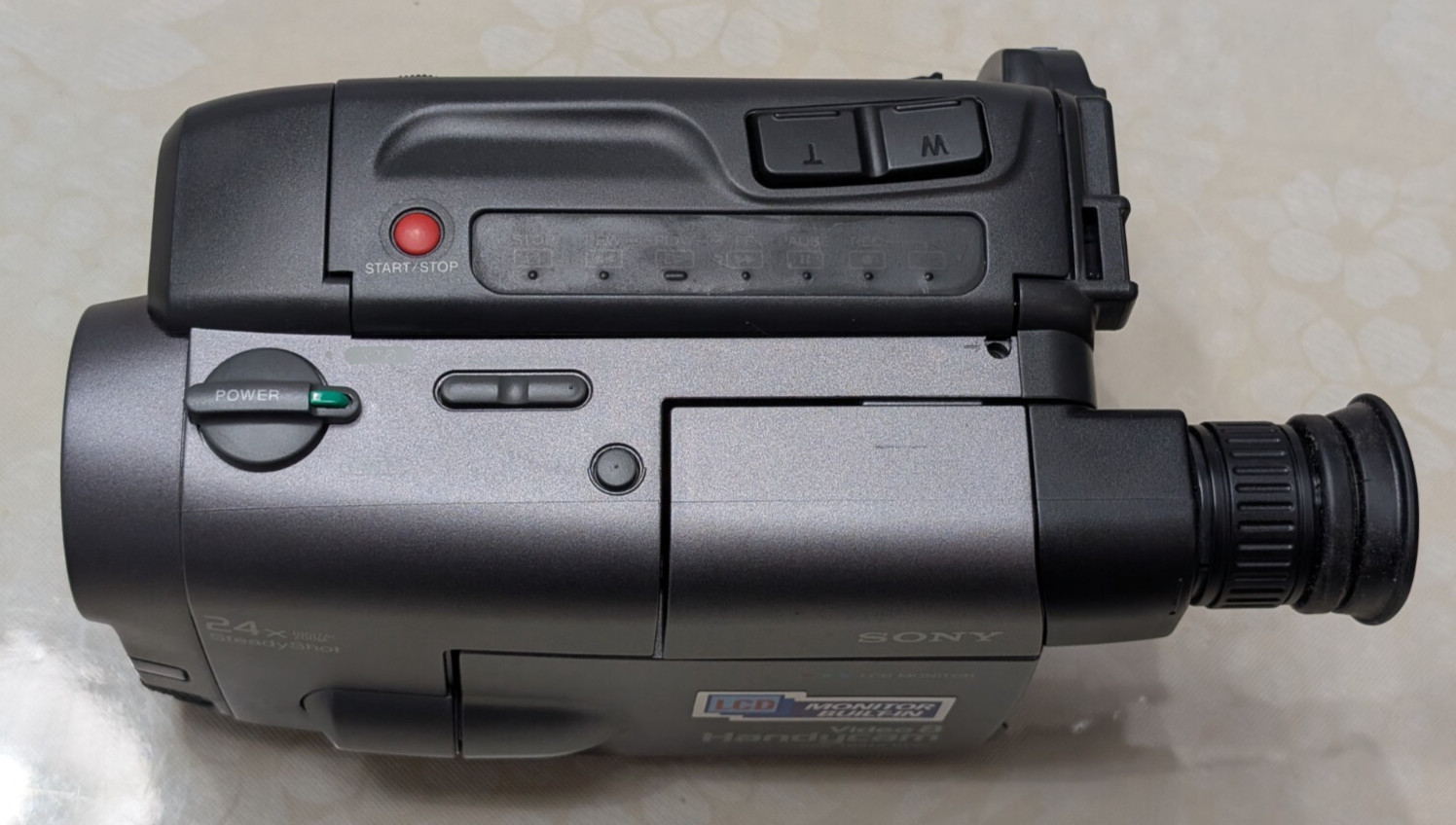 Sony Handycam CCD-TRV40 Video8 with 2 Batteries - UNTESTED, PARTS ONLY
