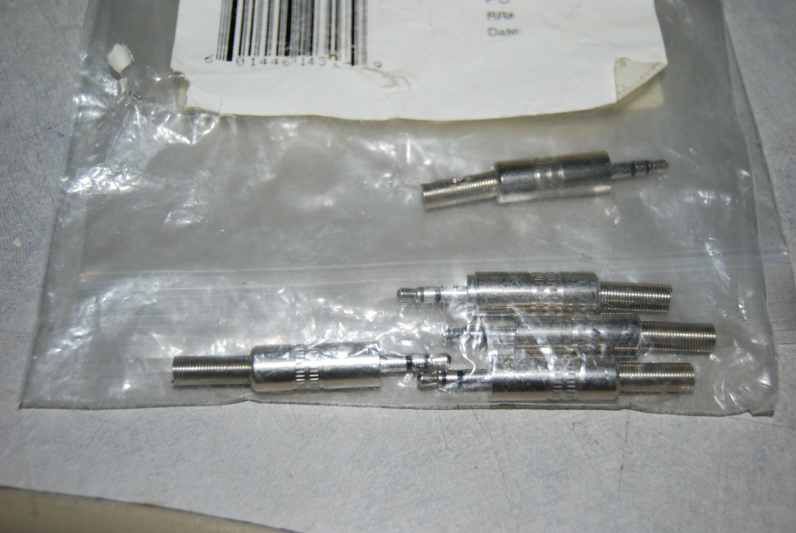 30-481 3.5mm 3 conductor plug, solderable, nickel plated, spring strain relief