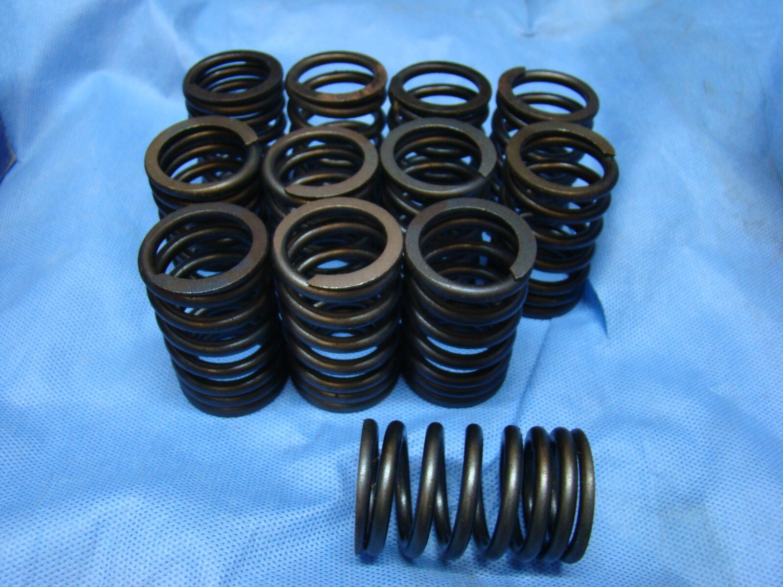 GMC Truck 278 308 361 426 451 477 6 cyl Valve Springs 12 2136564 GM 1939-1950