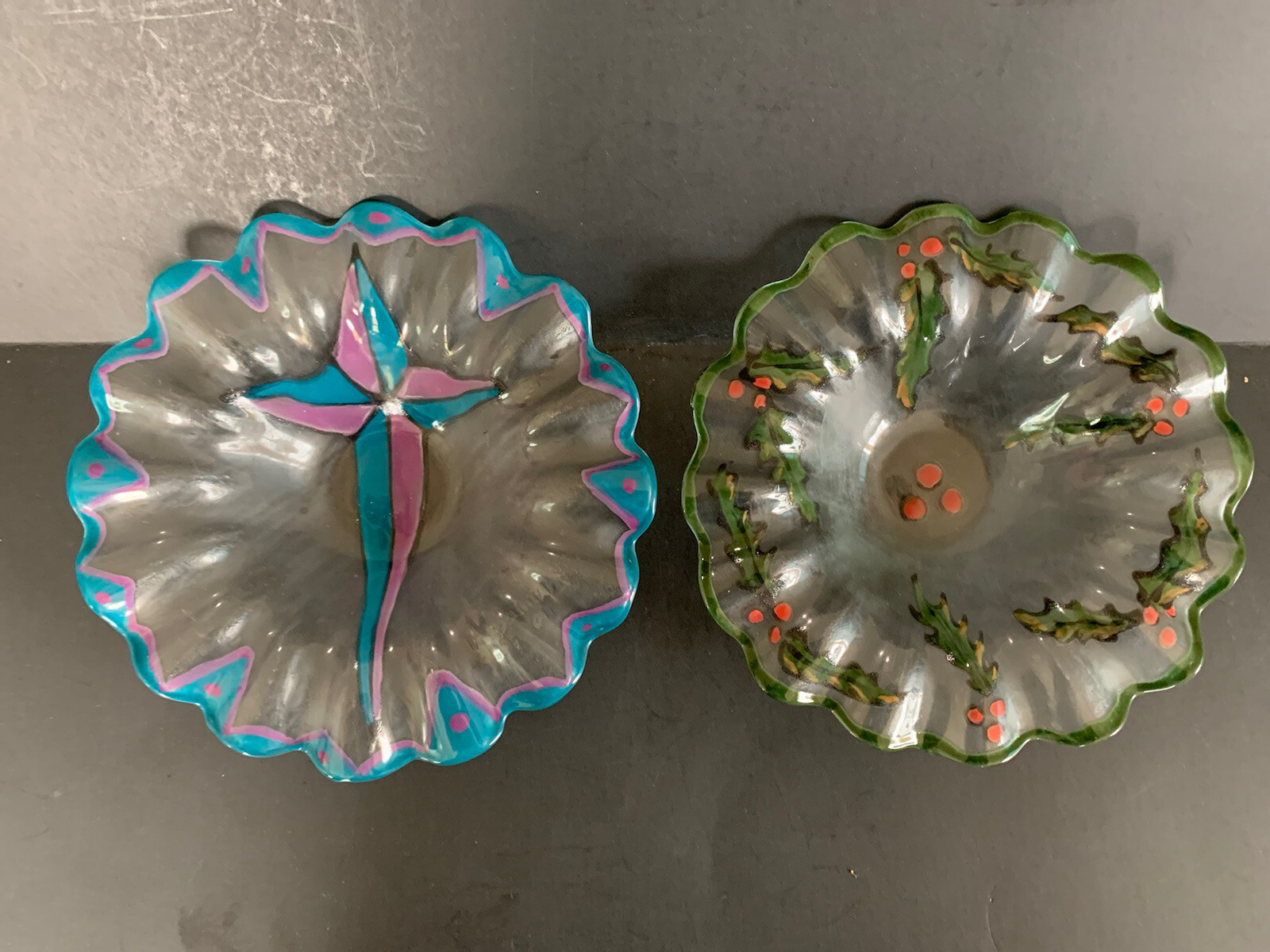 Ruffled Edge Glass Reverse Hand Painted Christmas Dishes Bowls Star  & Holly