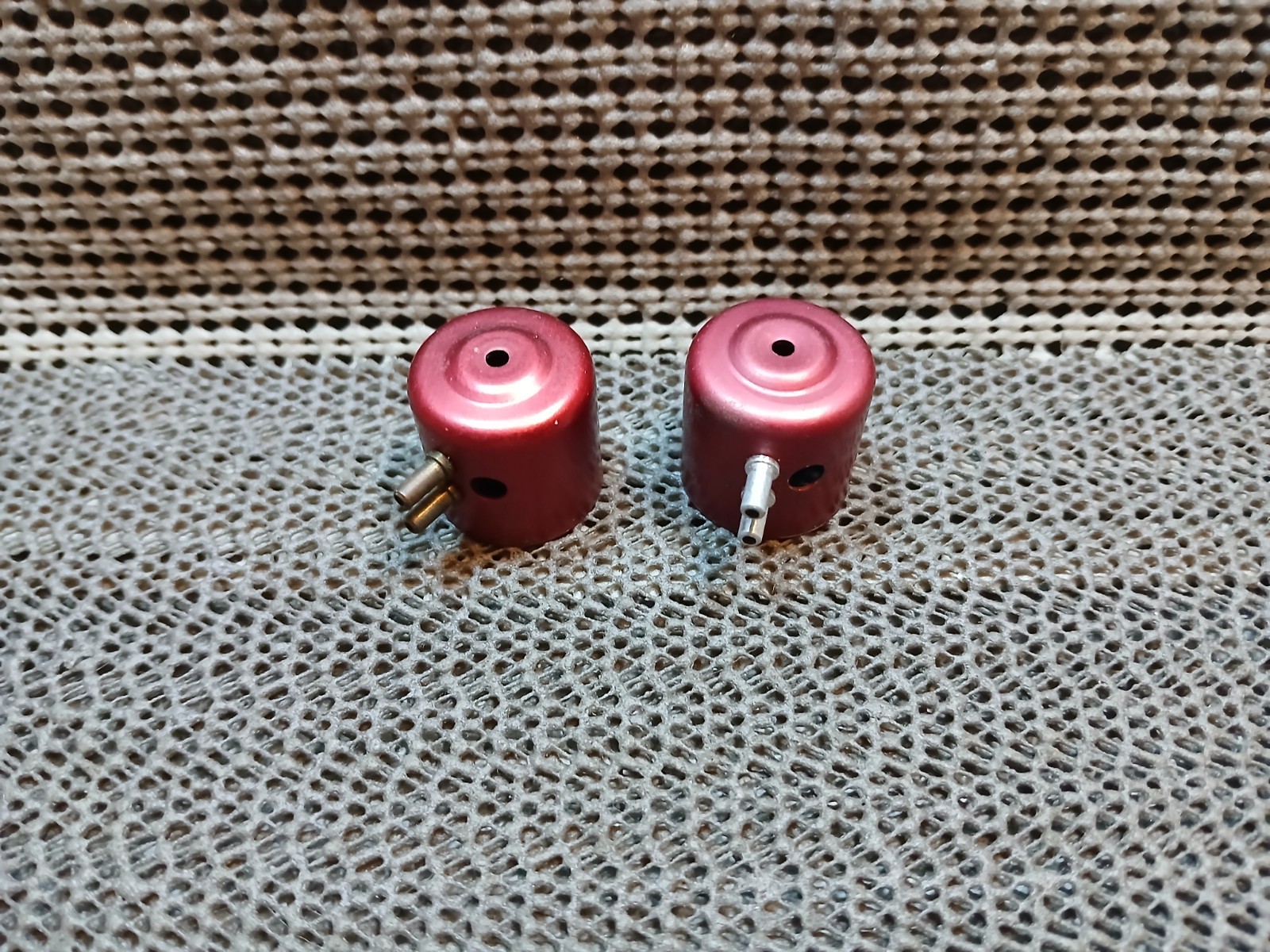 LOT OF 2*OK CUB*MODEL AIRPLANE ENGINE PARTS*FUEL TANKS*SP*SAI