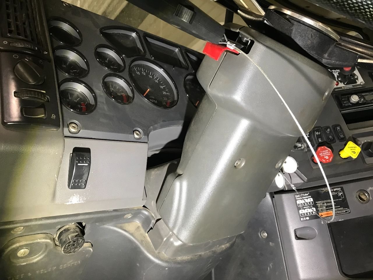 Mack CXU613 Steering Column - Used | P/N NA