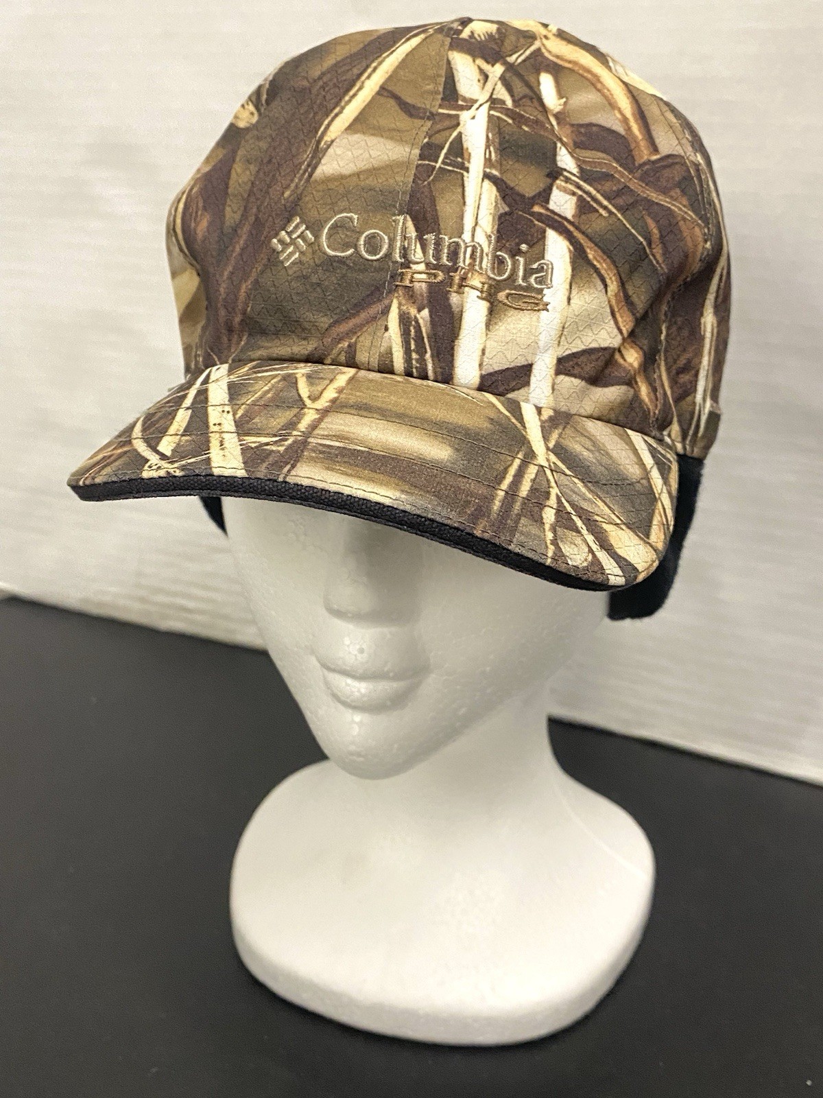 Columbia PHG Omni-Tech Insulated Camo Hunting Hat With Ear Covers. Small