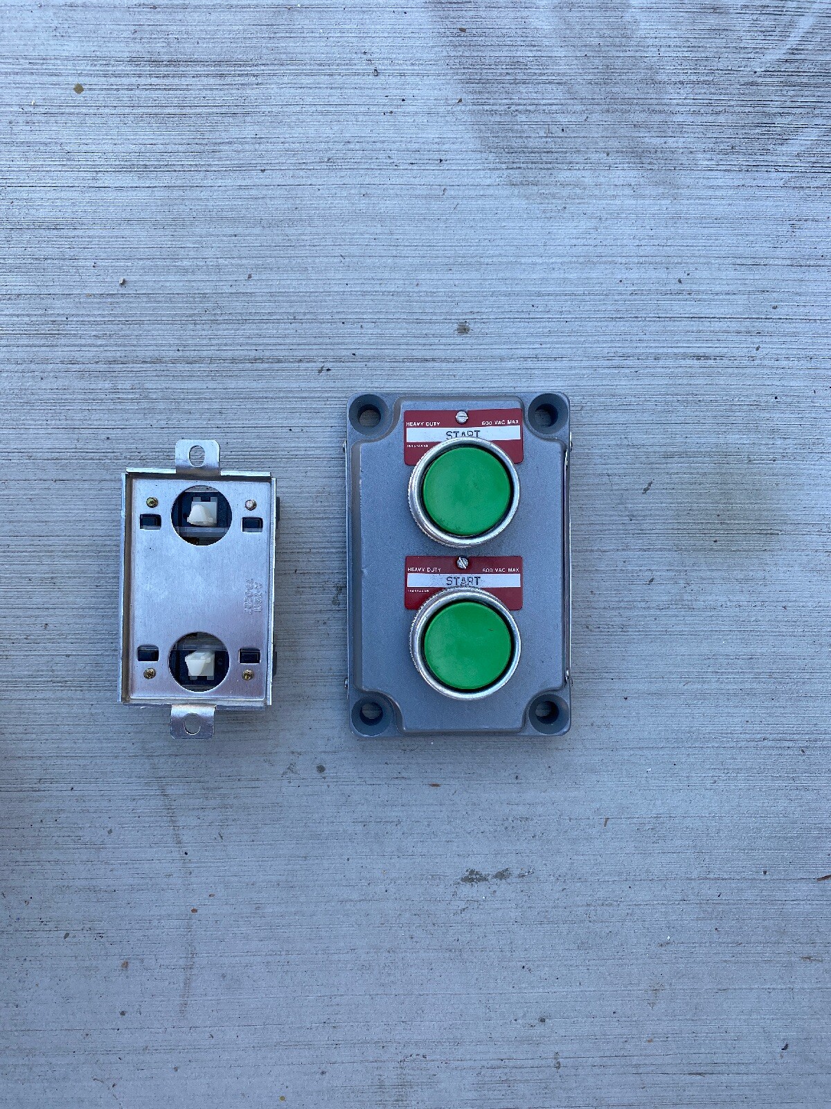 NEW KILLARK XCS-0B5 PUSH BUTTON CONTROL STATION COVER With Set Screws