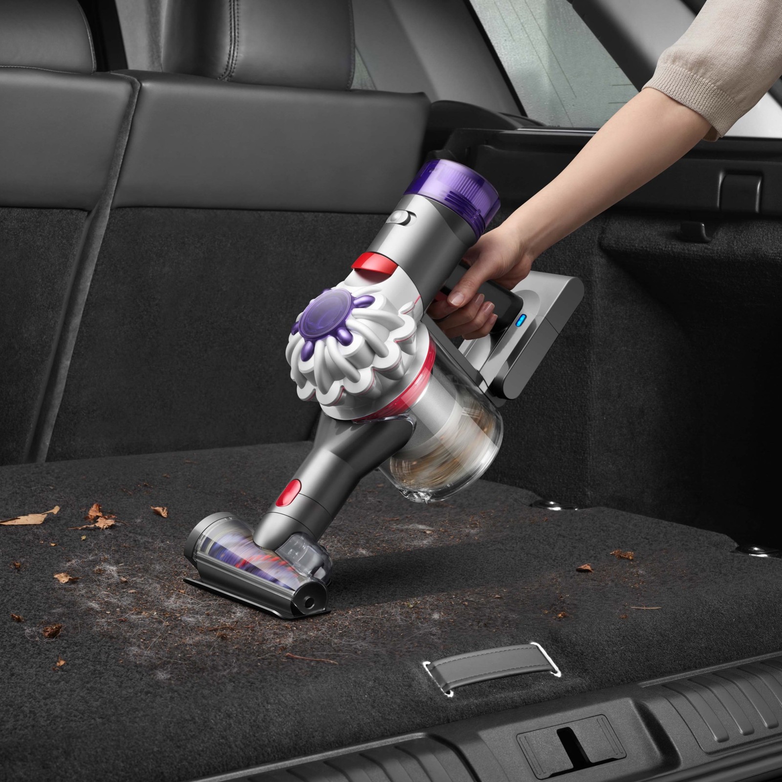 Dyson V8 Fluffy Cordless Vacuum | Red | Refurbished