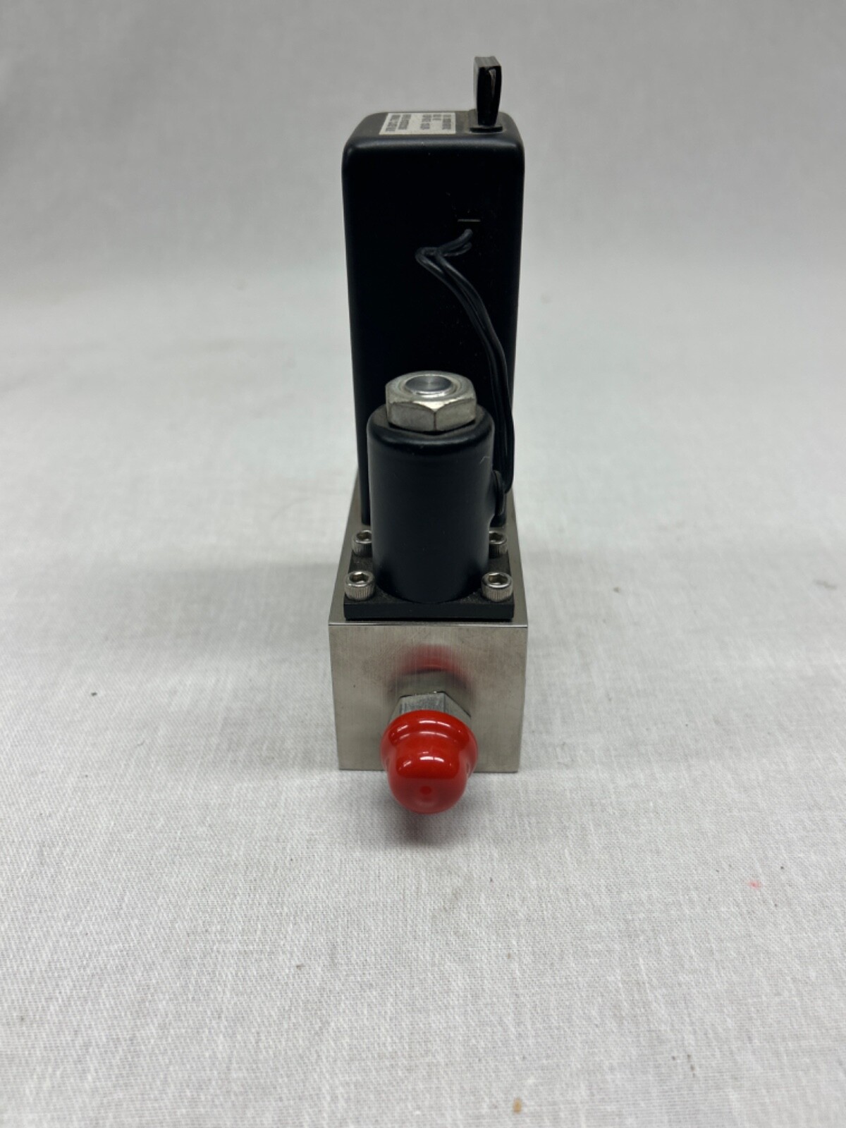 Brooks Mass Flow Controller Model 5851E (E133). New