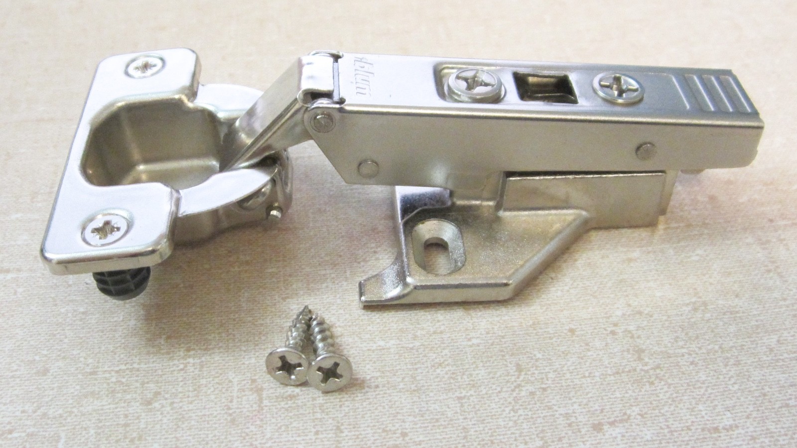 NEW Blum Cabinet Hinges (70T555-01.01) w/ Quick Release Clips (175L666-01.22)