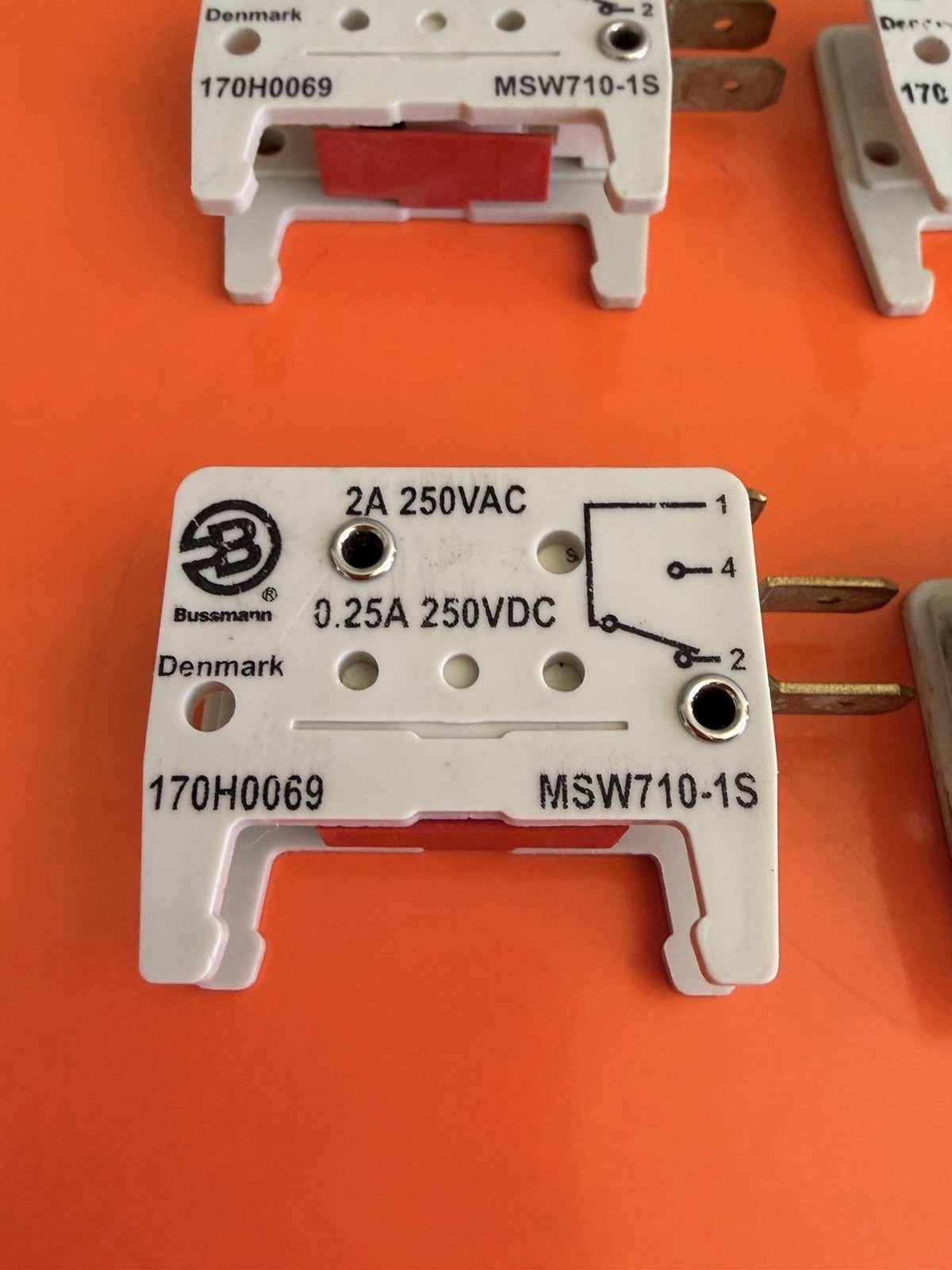 Bussmann Microswitch 2A 250VAC 170H0069 MSW710-1S Qty 4