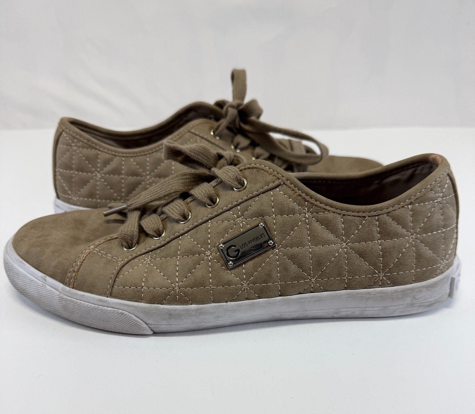 G by Guess Mallyn Womens US 8.5 M Quilted Sneaker Taupe Leather Casual Shoes
