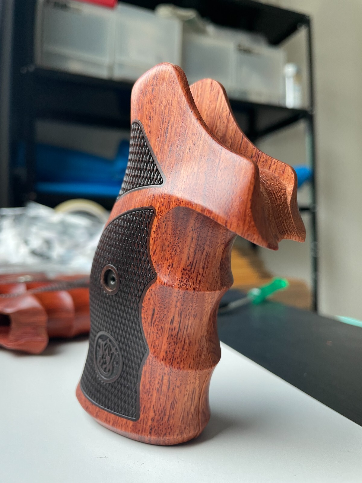 Handle grips for S&W N FRAME, ROUND BUTT GRIPS, Checkered, Hardwood; 2Tone wood