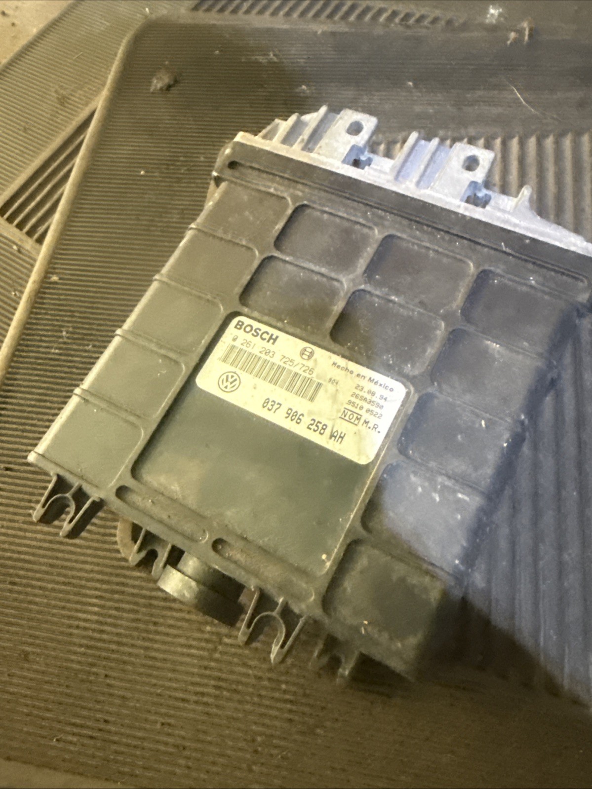 VW Passat Cabrio Jetta Golf 2.0 4 Cylinder OBD1 ECU Bosch ECM 037906258AH #a