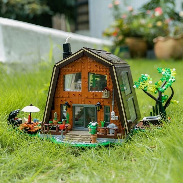 Creator Expert Forest Cabin 85003 building block - A frame cabin building bricks