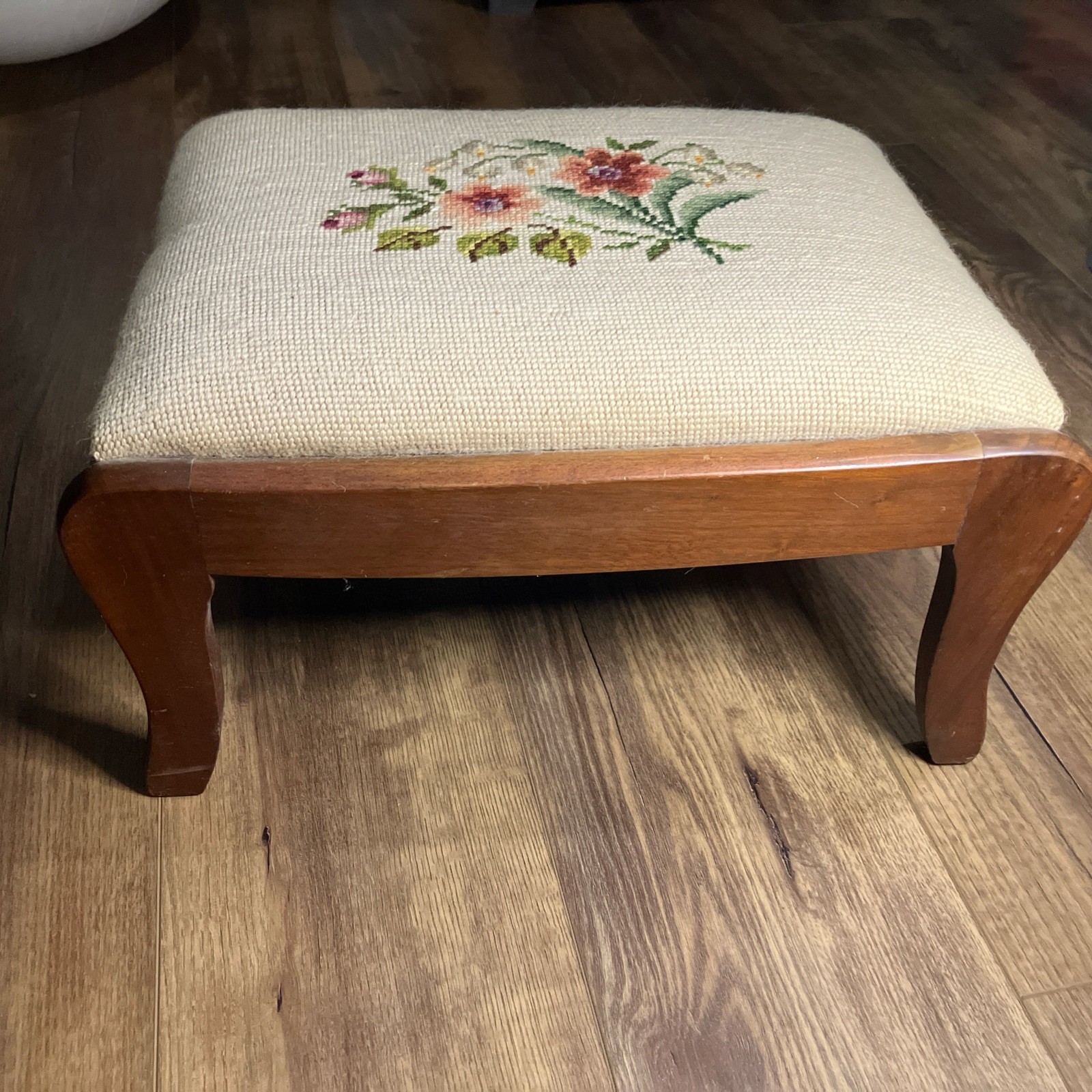 Vtg Needlepoint Stool Rectangular Floral 16.5”x12.5”x9.5”