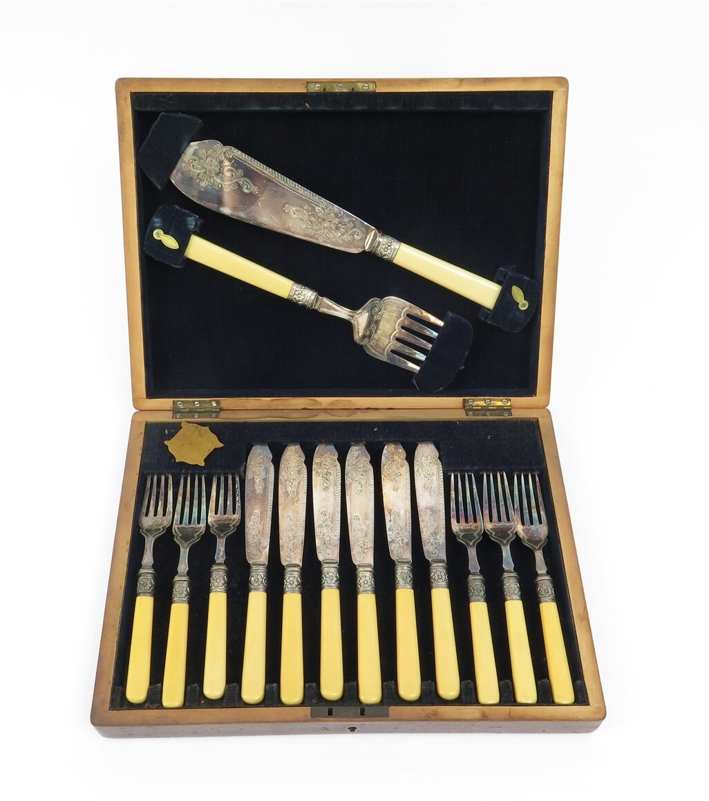 Antique Frank Cobbs & Co. Celluloid & Silverplate Fish Cutlery Box Set