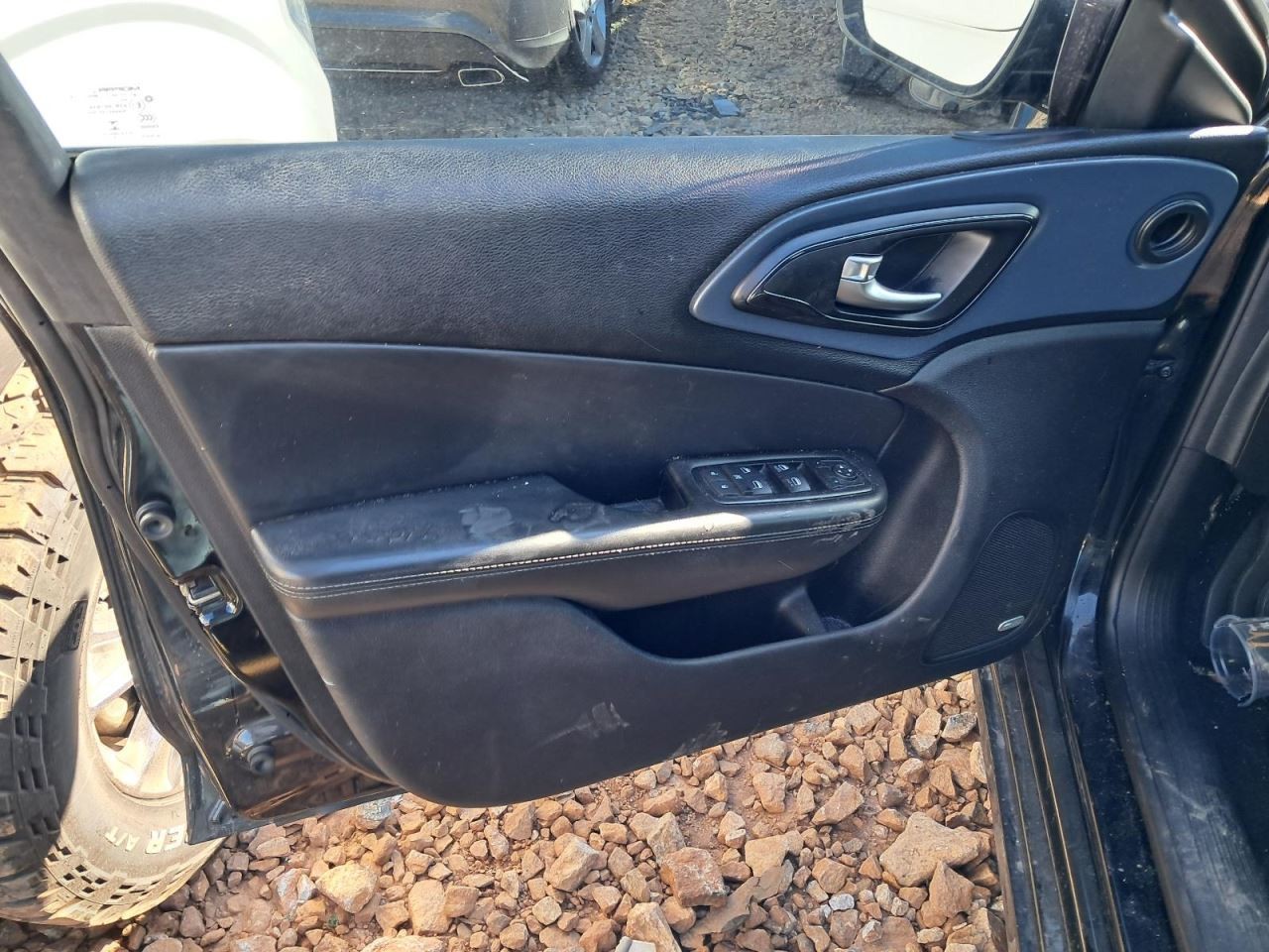 200 2015 Glove Box 4866432