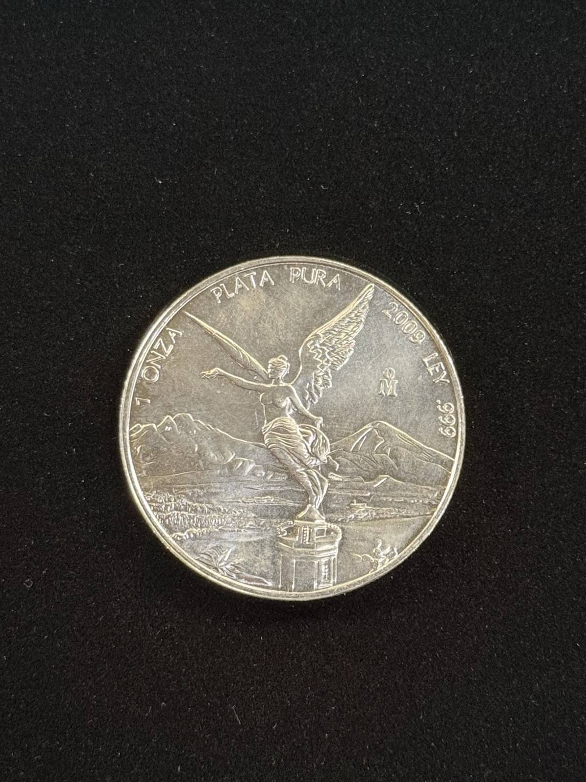 2009 Mexico 1oz .999 Silver Libertad (Milk Spots) Item #331