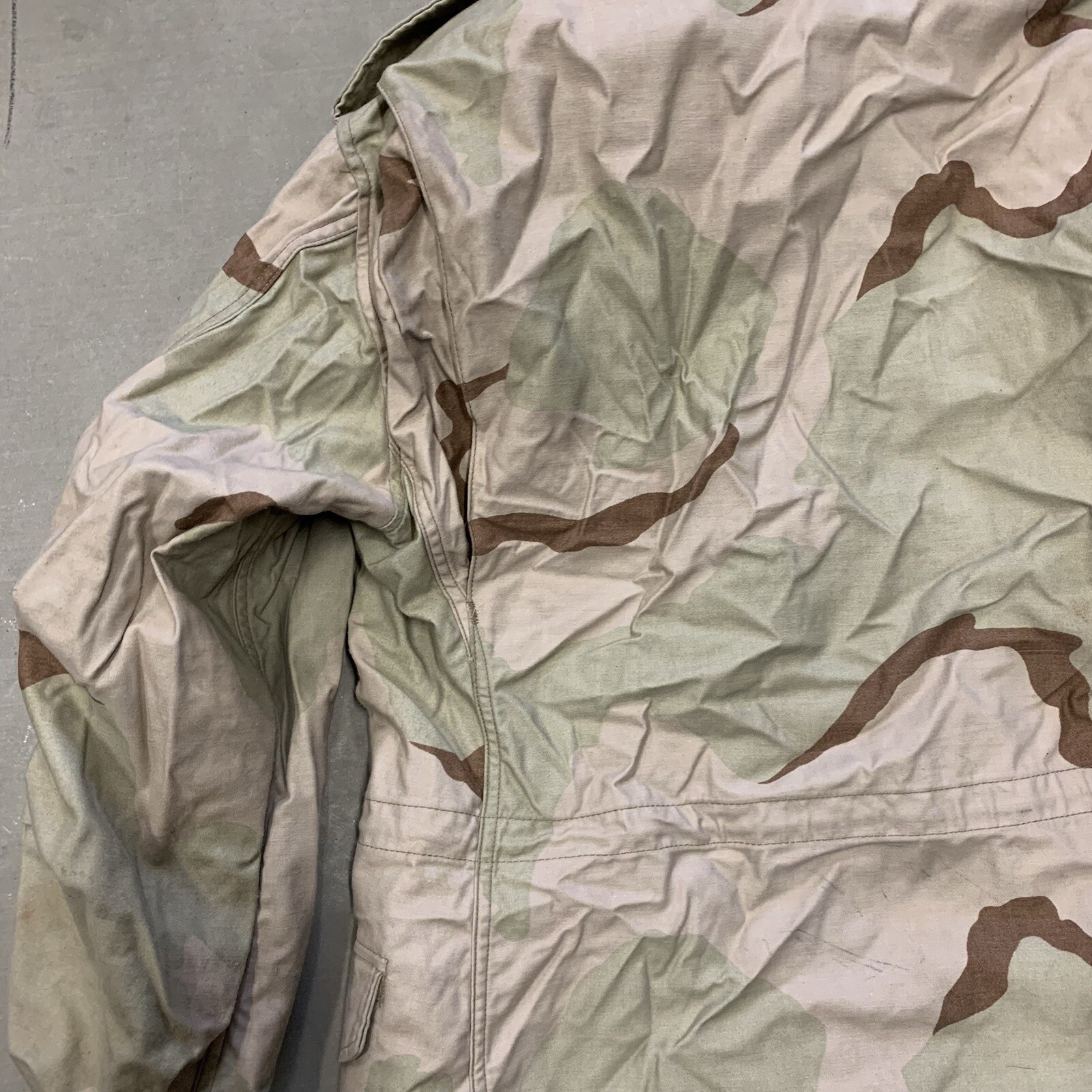 USGI Coat, Cold Weather, Field, Desert Camouflage Pattern, Size Small Long, EUC