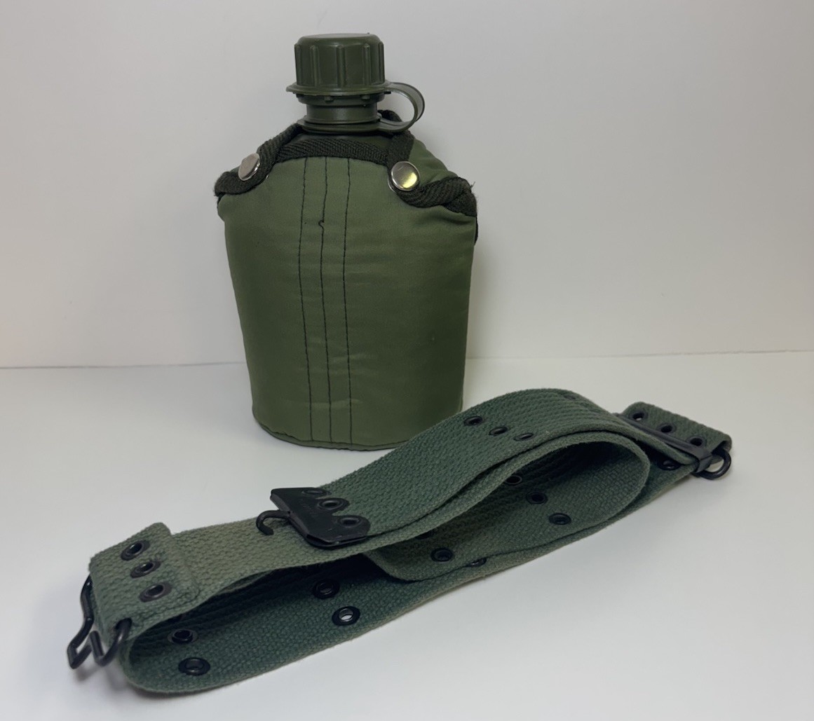 Vintage US Military Canteen With Strap ~ Army Green ~ Plastic