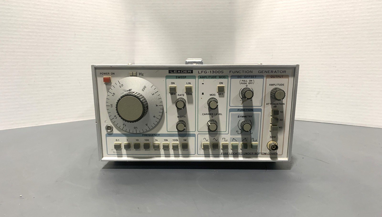 Leader LFG-1300S 2 MHz Function Generator 0.002Hz-2MHz Power Tested