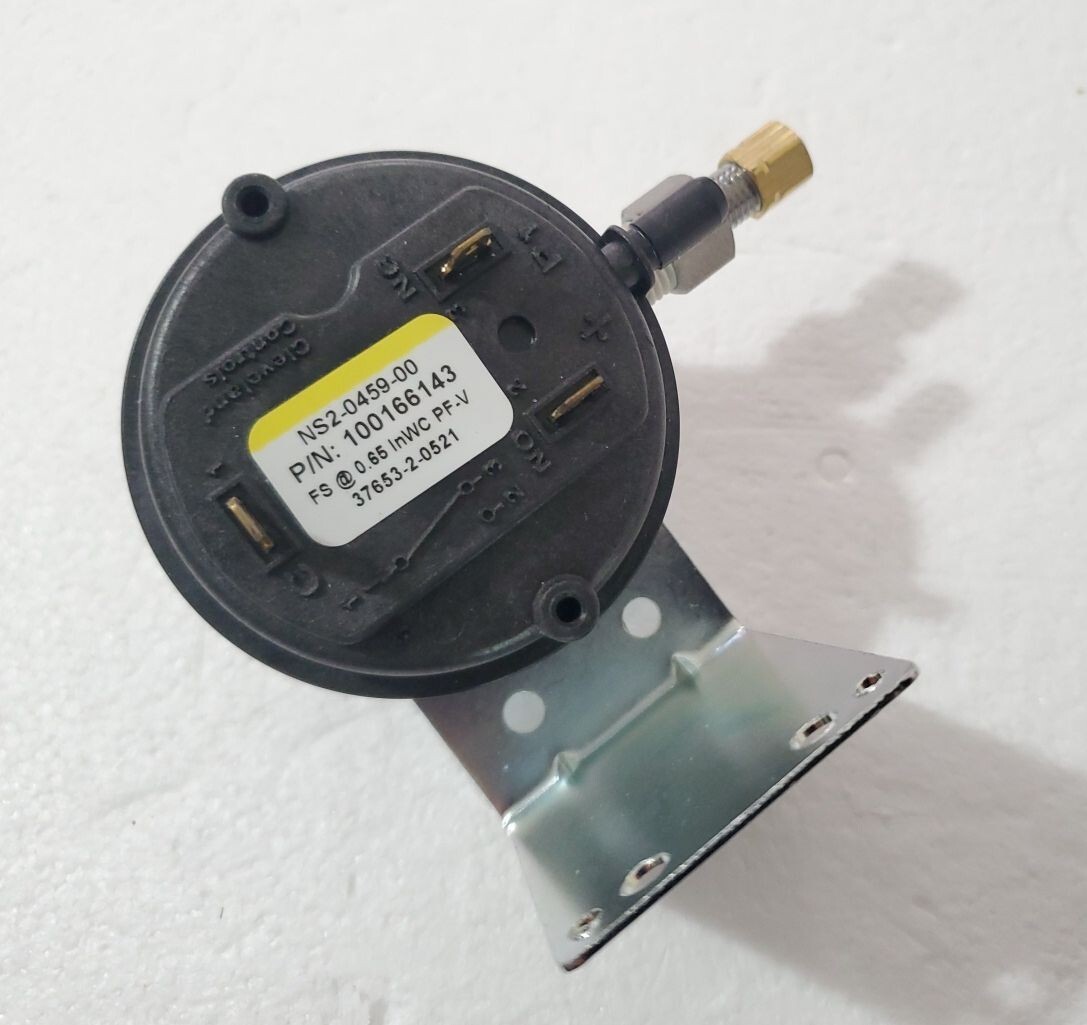 Cleveland Controls NS2-0459-00 Pressure Switch - LOCHINVAR 100166143
