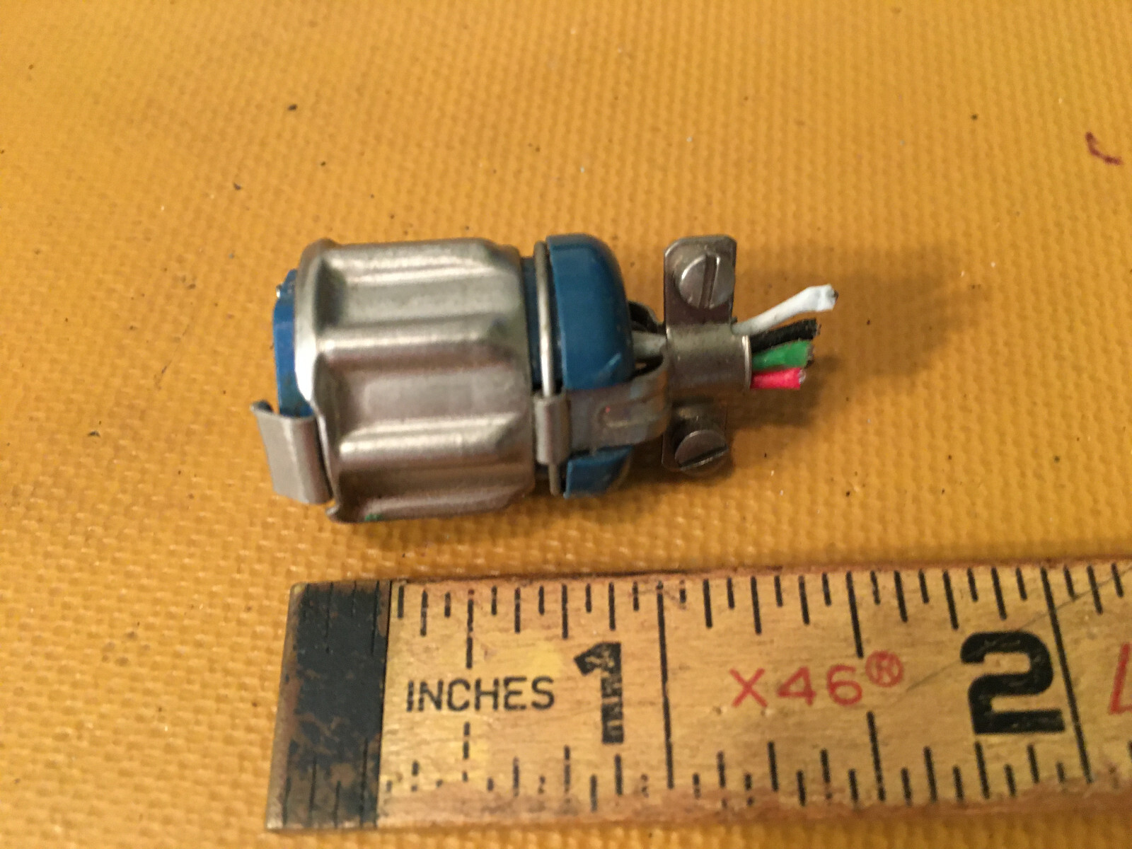1 Amphenol 9 pin Female Circular Connector