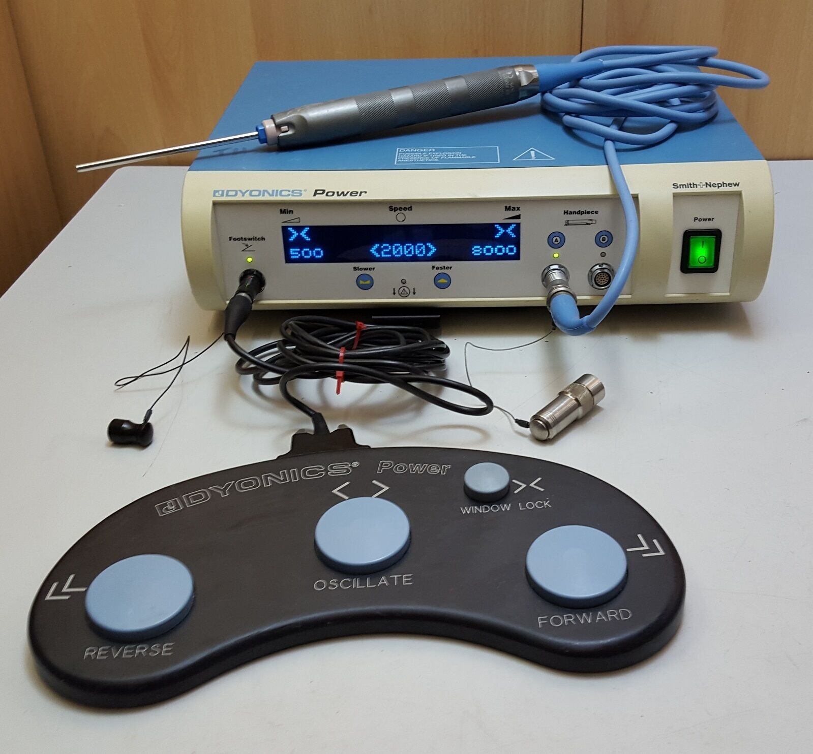 smith nephew dyonics power shaver set with handpiece and 1x burr - footswitch