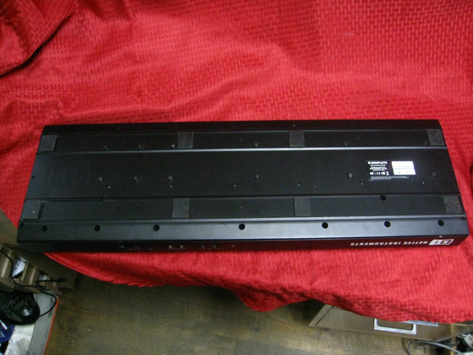 Native Instruments Komplete Kontrol S49 MK1 MIDI Keyboard Controller