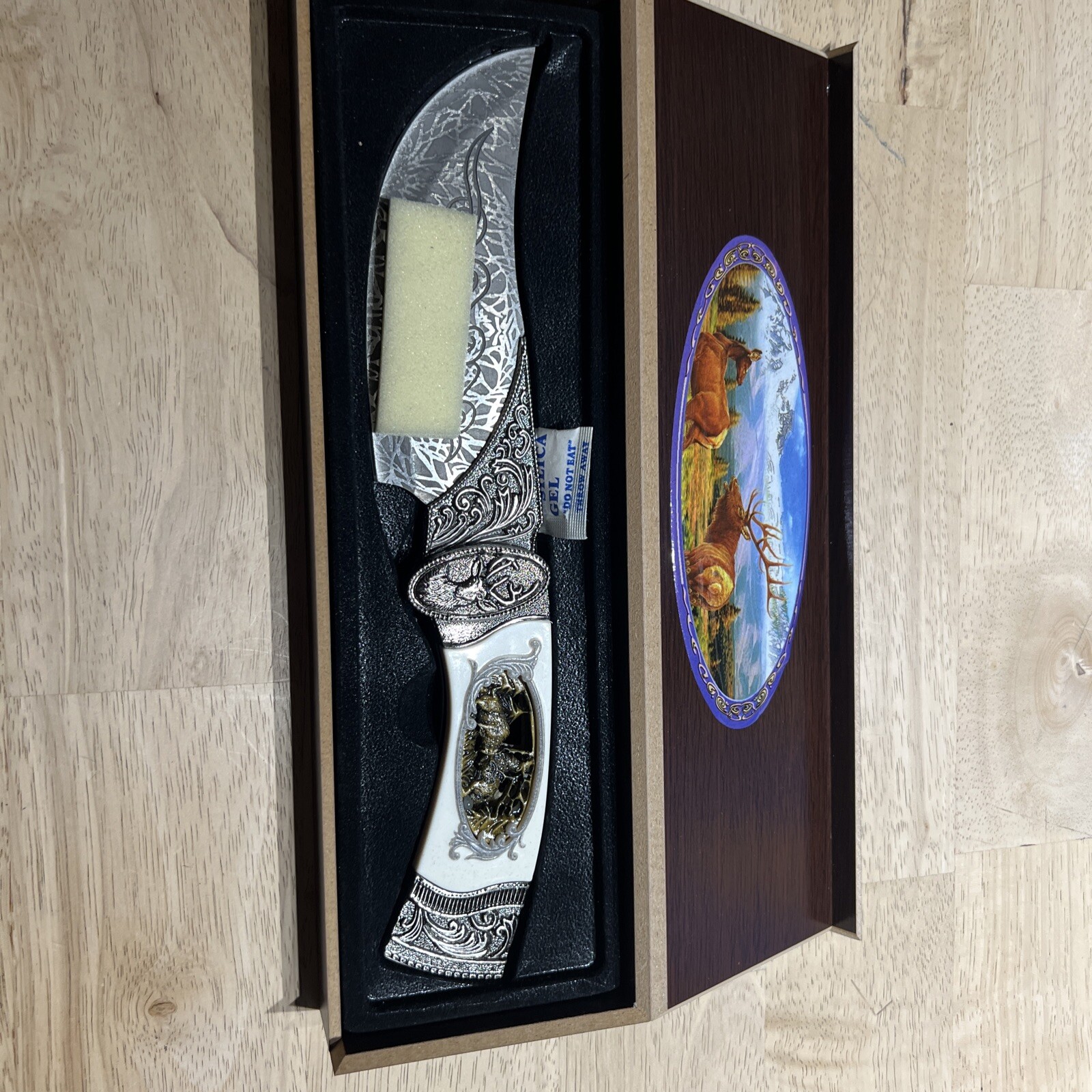 Frost Cutlery Ornamental Elk Fix Blade Knife & Case White& Silver