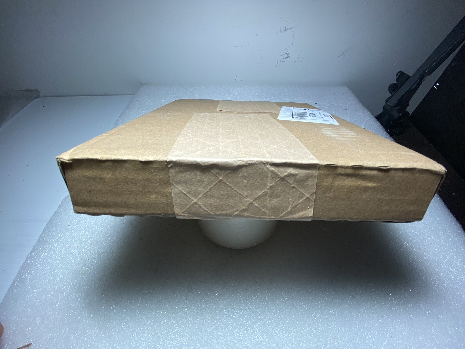 Da-Lite 40932 #6 Wall Mount Brackets (Extends 6"), Pair, White, New in Box