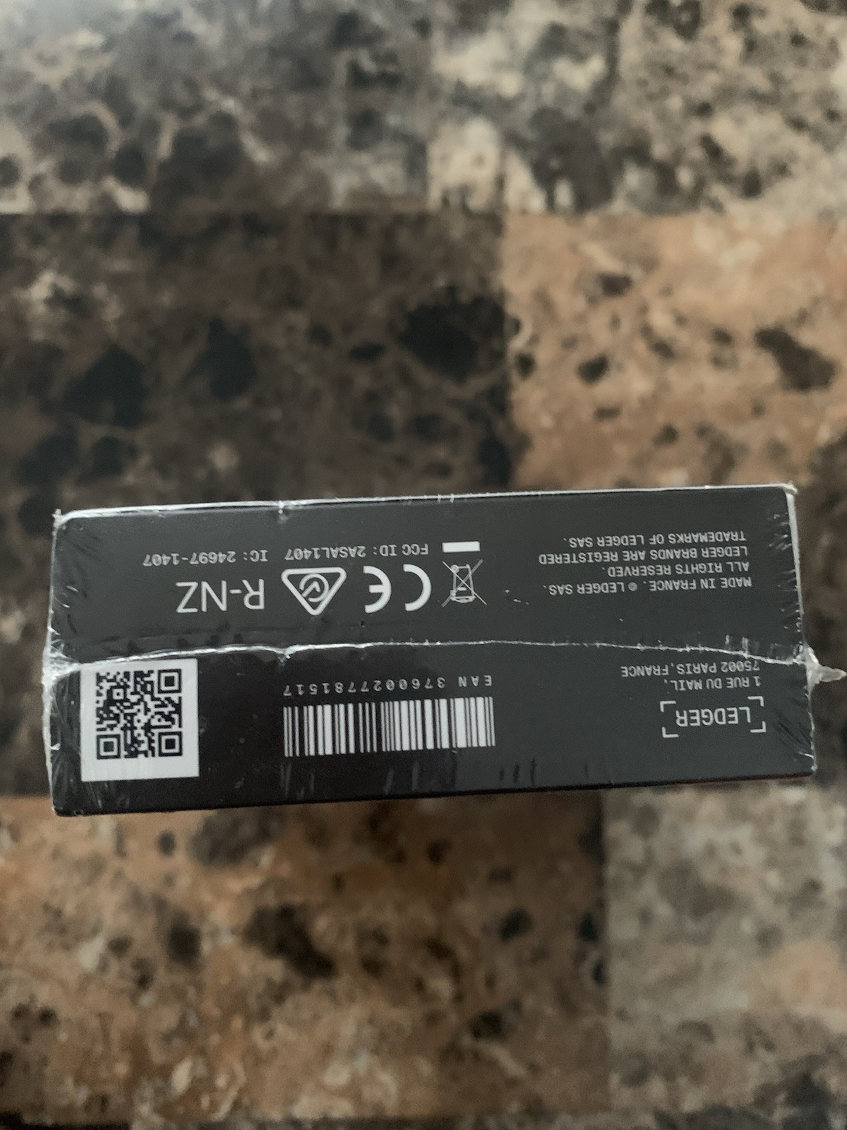 Ledger Nano X Hardware Wallet, Sealed Crypto-Collectible, ID B07M6R4NK3