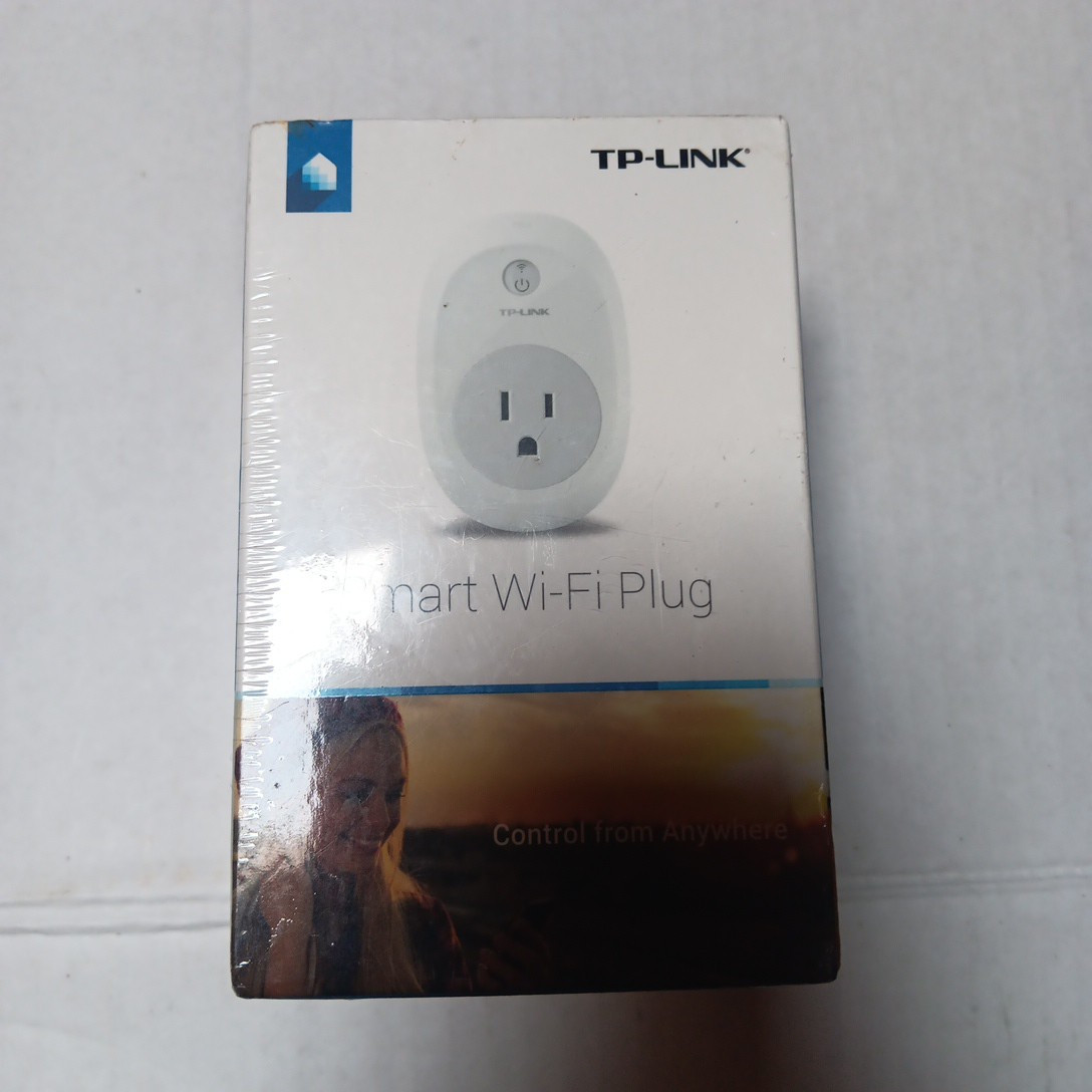 TP-Link - HS100 - Smart WiFi Plug - w/Google Assistant & Amazon Alexa NEW Sealed