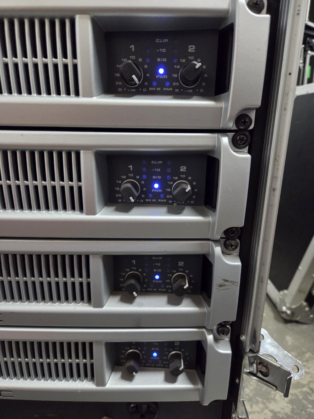 QSC PLX3602 Stereo Power Amplifier 2-Channel