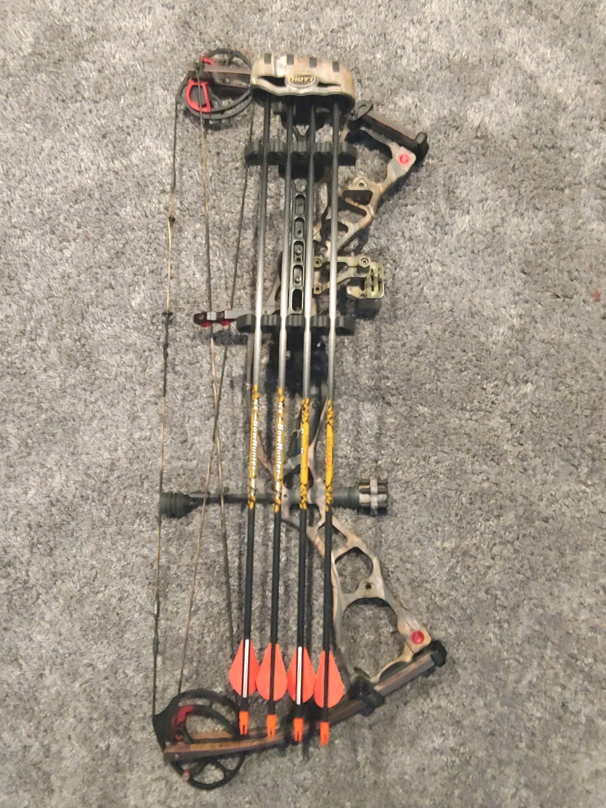 Hoyt Vector 32 RH Compound Bow Package 28in 60lbs.