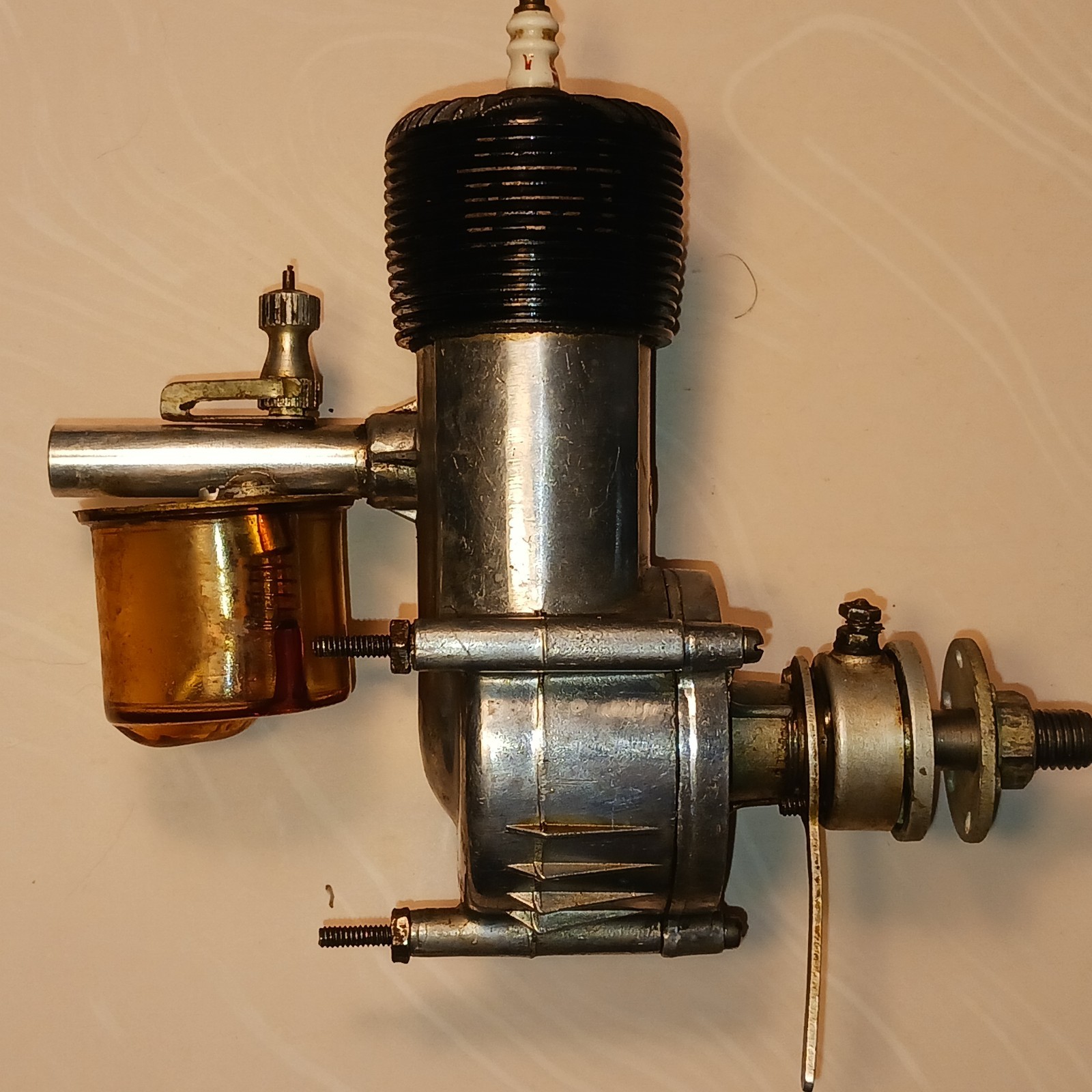 Vintage 1940s O&R .60 Antique Model Plane Engine S/N 043320