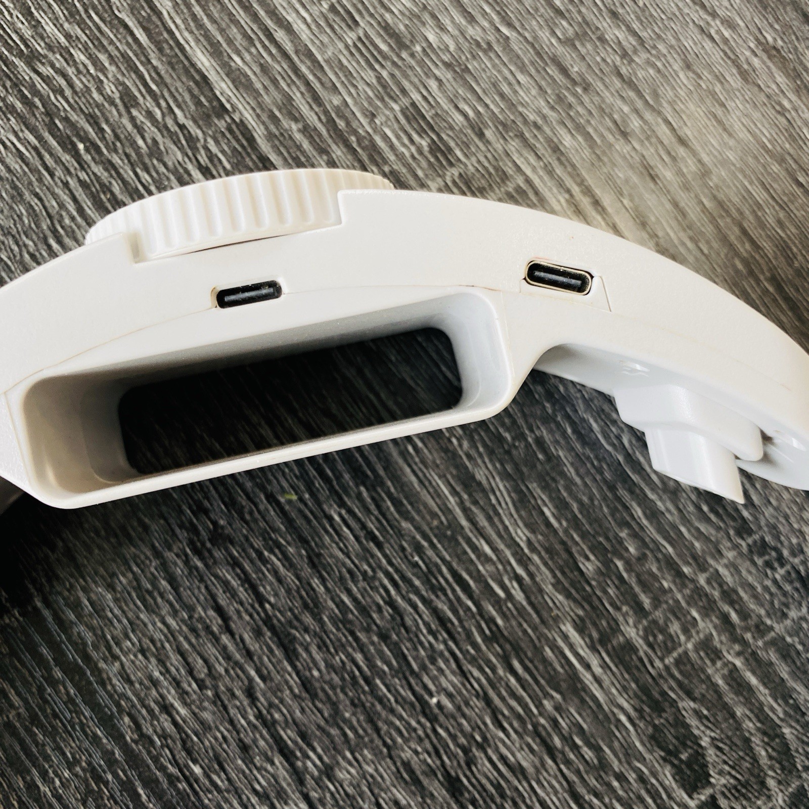 Meta Quest MQ2000 Headstrap W 2 USB C Ports