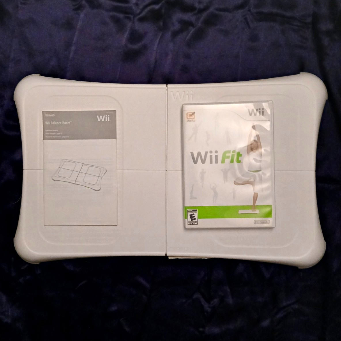 Nintendo Wii Fit Balance Board Bundle w/ Game & Manual, Bluetooth NTSC-U/C