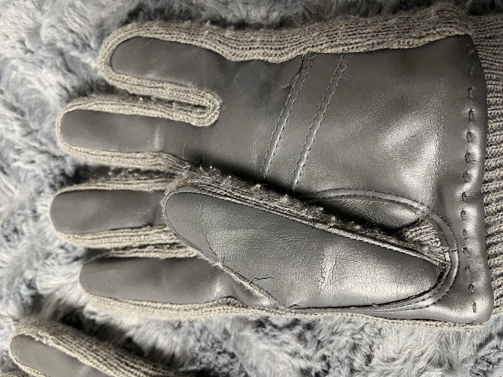 Grey Gloves One Size Fits All Men’s